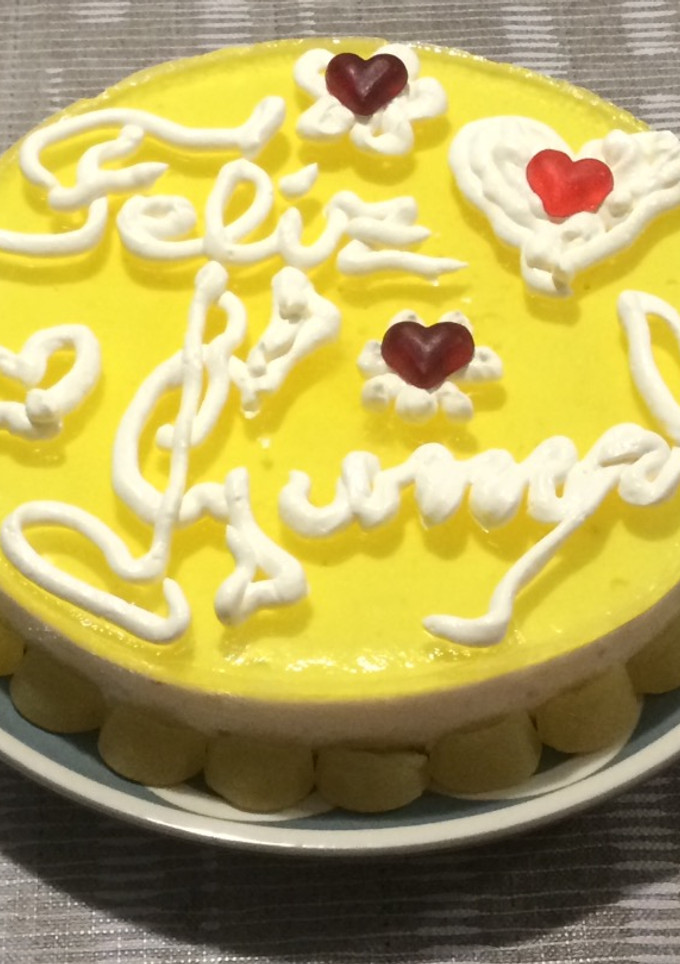 Una foto de Tarta de limón y jengibre con chocolate blanco
