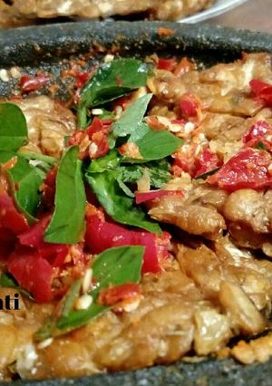 Foto resep Tempe penyet aroma kencur & kemangi