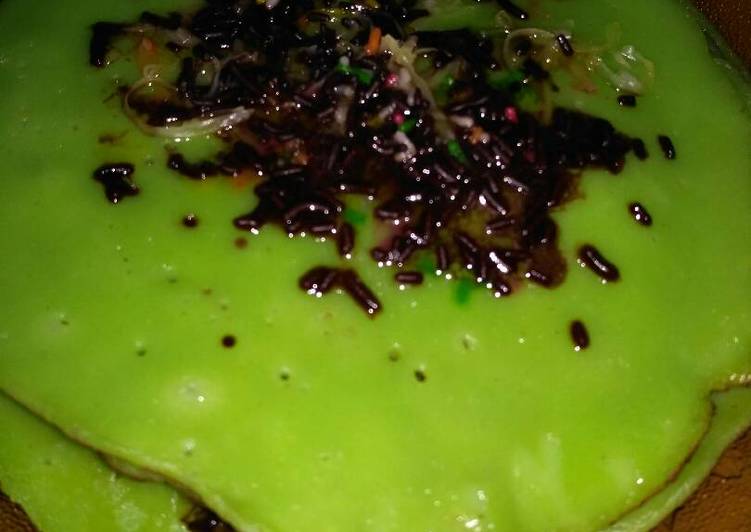 Kue lumpur nasi bentuk pancake