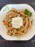 🥗Μακαρονοσαλάτα με πένες ολικής σολομό & cottage