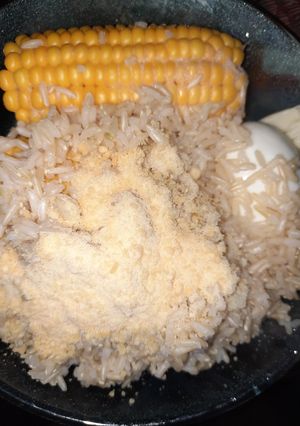Una foto de Arroz con choclo y huevo