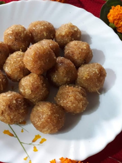 নারকেল নাড়ু (narkel naru recipe in Bengali) রেসিপির প্রধান ছবি