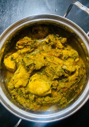 A picture of Methi Chicken (Chicken in fenugreek gravy).