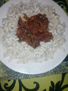 A picture of Macaroni with dry fish sauce.