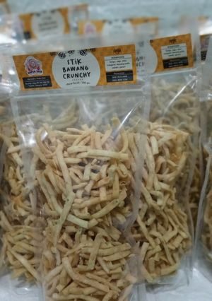 Foto resep Stik Bawang Crunchy (Ide Bakulan)