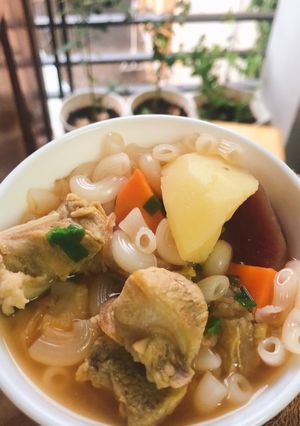 Hình của món Nui nấu sụn heo.