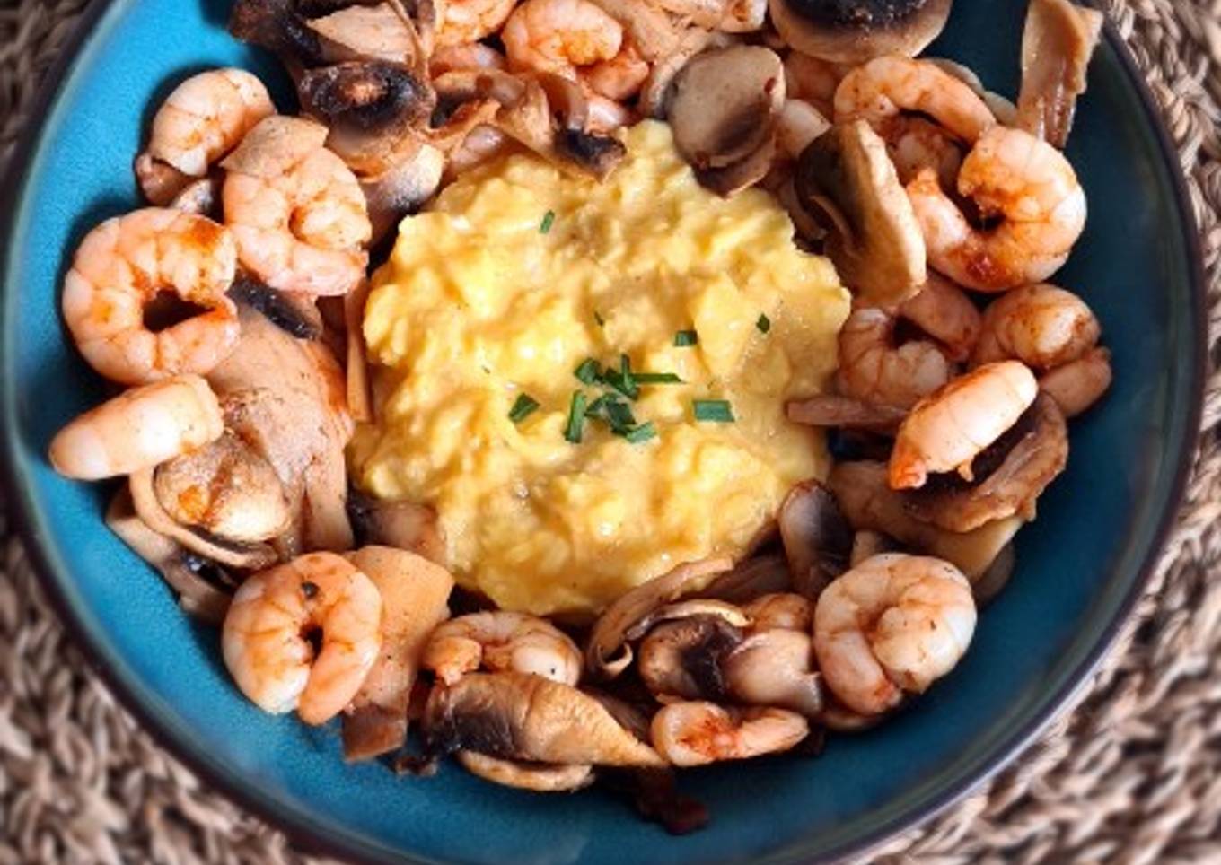 Brouillade d'œuf champignons & crevettes