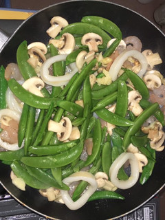 甜豆蘑菇炒花枝蝦仁 的食譜成品照片