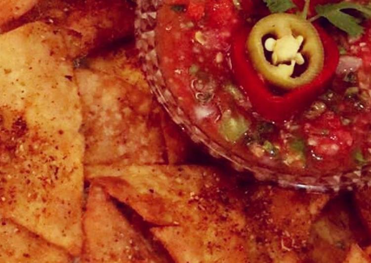 Simple Way to Make Quick Fresh Tomato salsa with Nachos