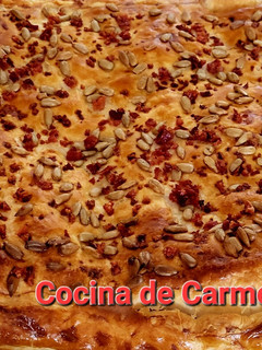 Una foto de Hojaldre relleno de setas y gambas