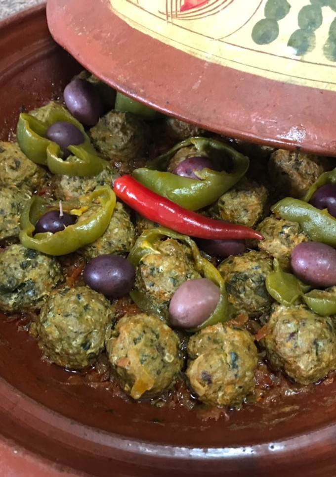 Una foto de Cómo hacer tajine de albóndigas de sardinas fácil y delicioso