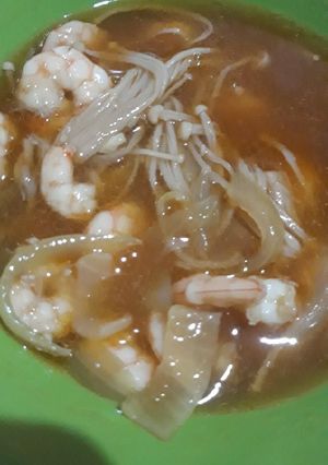 Foto resep Udang kuah enoki