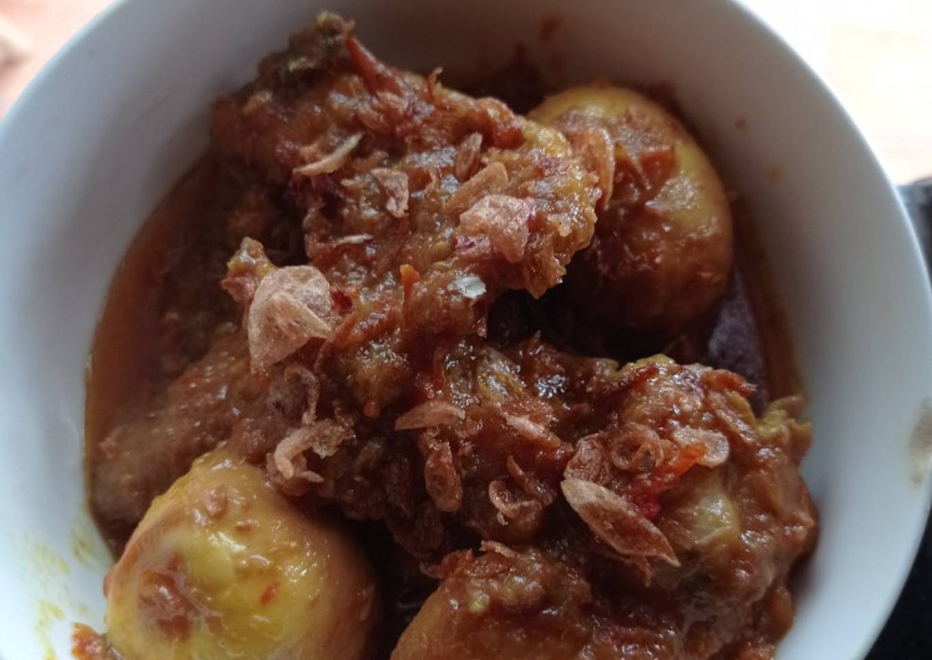 Ayam Telor Bumbu Kuning