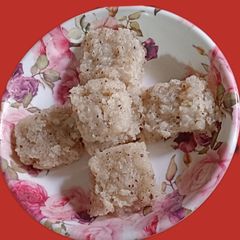 A picture of Coconut Burfi.