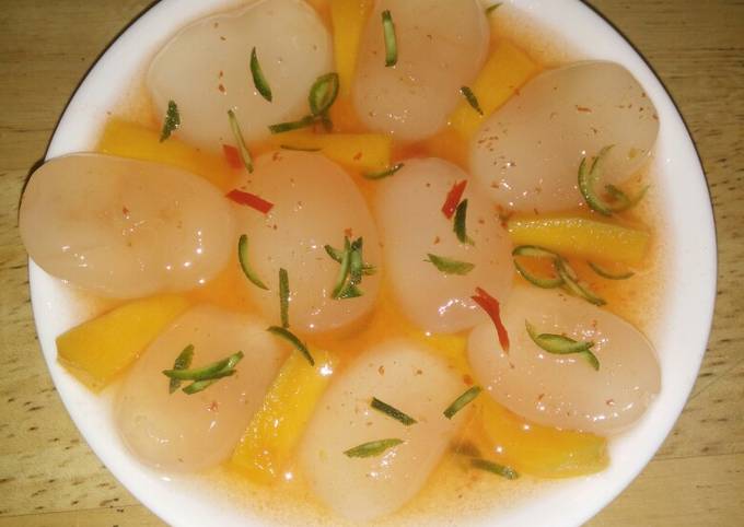 Manisan kolang-kaling plus mangga