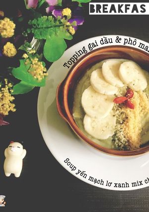 Hình của món Soup Yến mạch, lơ xanh mix chuối + kỉ tử organic.