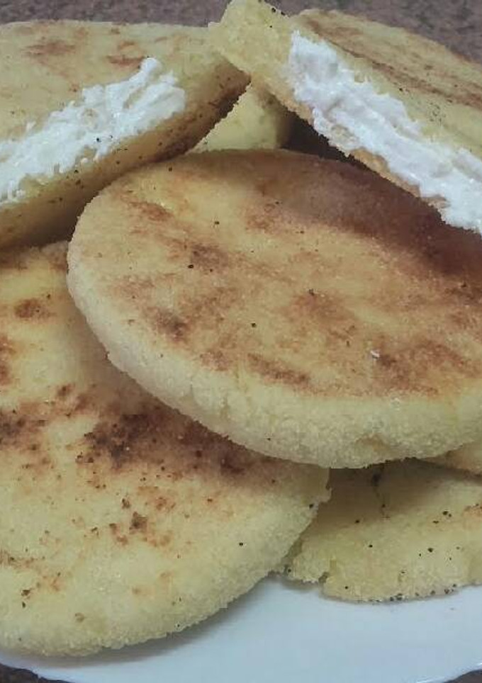 Una foto de Receta de mini harcha rellena con queso /comida de Marruecos