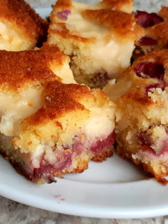 Cseresznyés süti rizsliszttel 🍒 recept fotója