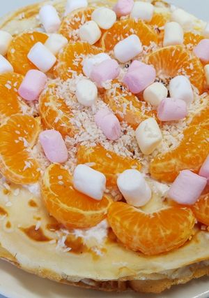 Фото Блинный торт с фруктами и творожным кремом.