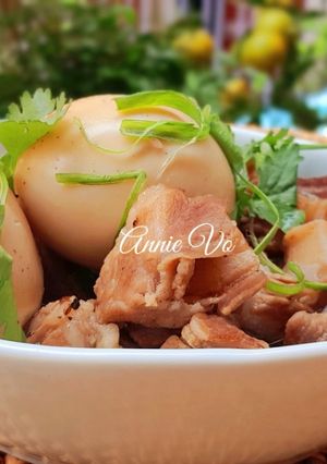 A picture of Braised Sail Rib with Eggs.