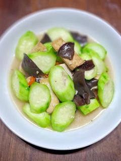 Foto resep Tumis oyong Jamur Tahu