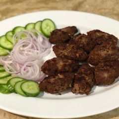 A picture of 3 colour Muthi Kabab platter.