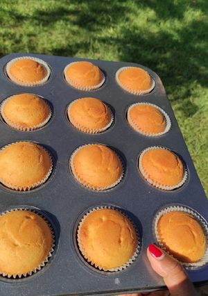 A picture of Vanilla cupcakes.