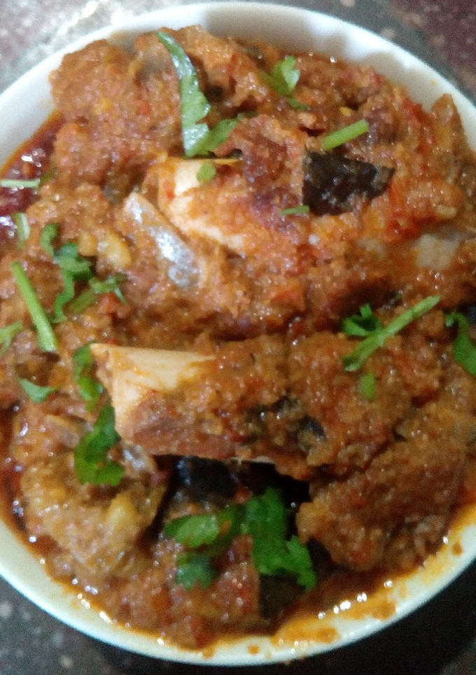 செட்டிநாட்டு மட்டன் கிரேவி (Chettinadu mutton gravy recipe in tamil) செய்முறை முக்கிய புகைப்படம்