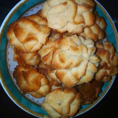 A picture of Butter flower cookies.