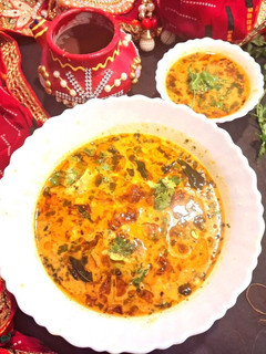 पालक गट्टा करी रेसिपी मुख्य फोटो