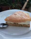 Cheesecake de membrillo con base de bizcocho de almendras