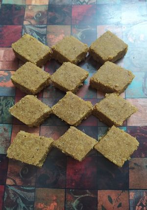 ગોળ પાપડી (Gol Papdi Recipe In Gujarati) રેસીપી મુખ્ય ફોટો