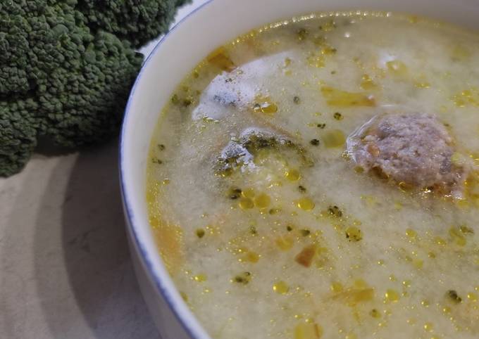Ароматный сырный суп из брокколи за 20 минут