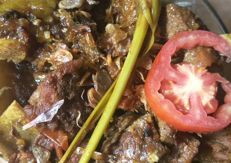 Semur daging sapi