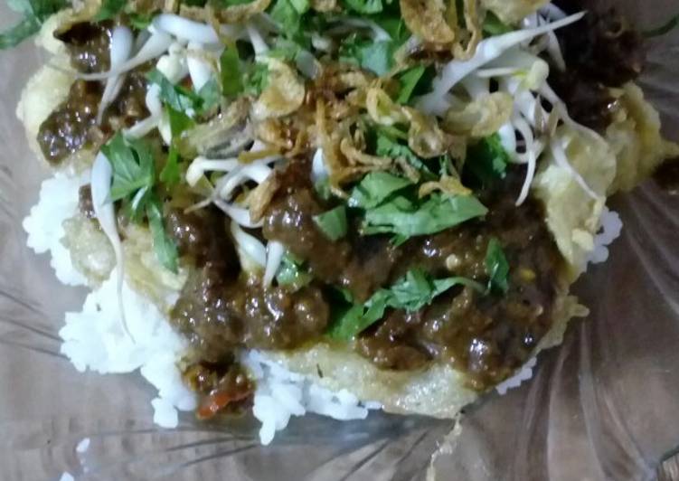 Nasi/lontong tahu telor