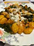 Gnocchis con pollo y espinacas