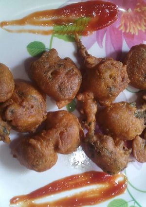 A picture of Urad dal pakore.