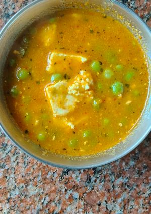 मटर पनीर (matar paneer recipe in Hindi) रेसिपी मुख्य फोटो