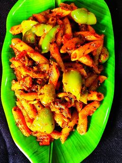 कैप्सिकम रेड पास्ता (capsicum red pasta recipe in Hindi) रेसिपी मुख्य फोटो