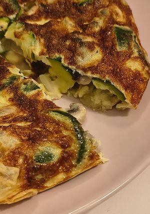 Una foto de Tortilla ligera con vegetales