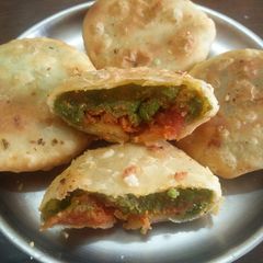 A picture of Carrot green peas kachori.