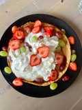 Pancake Với Cream, Siro Và Trái Cây