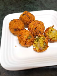 வாழைப்பூ கோலா உருண்டை🧆🧆(vaalaipoo kola urundai recipe in tamil) செய்முறை முக்கிய புகைப்படம்