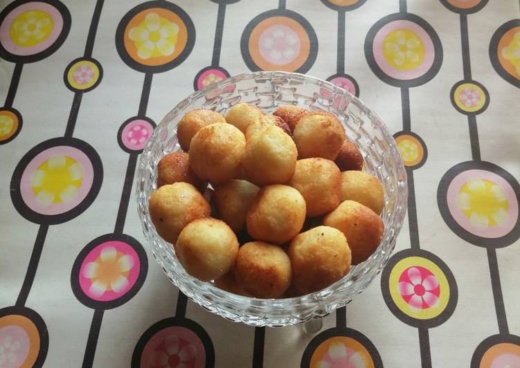 How to Make Quick Gullisuwa (fried milk balls) | Easy Recipe For Two