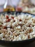 Popcorn with crispy bacon, paprika and honey