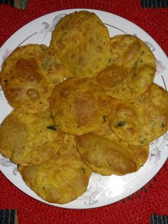মশালা আলু পুরি(Masala aloo puri recipe in bengali) রেসিপির প্রধান ছবি