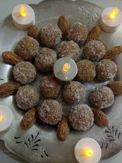 A picture of Chhuara laddu (dry dates laddu).