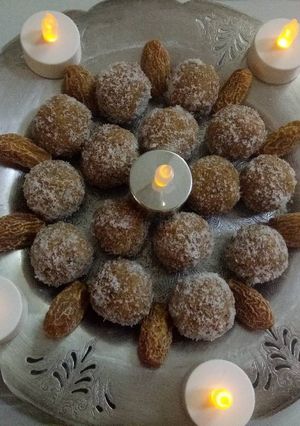 A picture of Chhuara laddu (dry dates laddu).