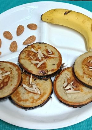 A picture of Mini Dorayaki Cakes For Kids Birthday 🥳🎉🎊🎈.
