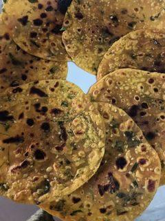 થેપલા (Thepla Recipe in Gujarati) રેસીપી મુખ્ય ફોટો